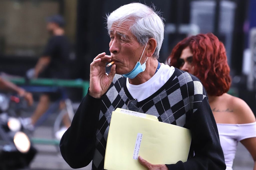 AMLO se deslinda de proyecto de decreto sobre fumadores