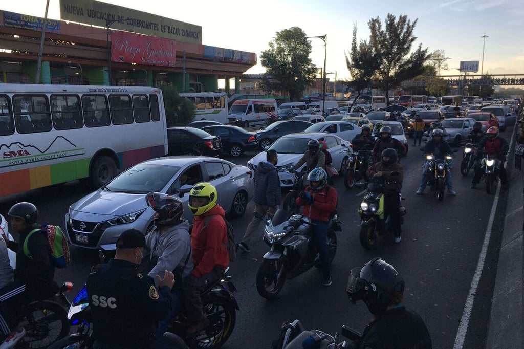 Transportistas inician bloqueos en la CDMX