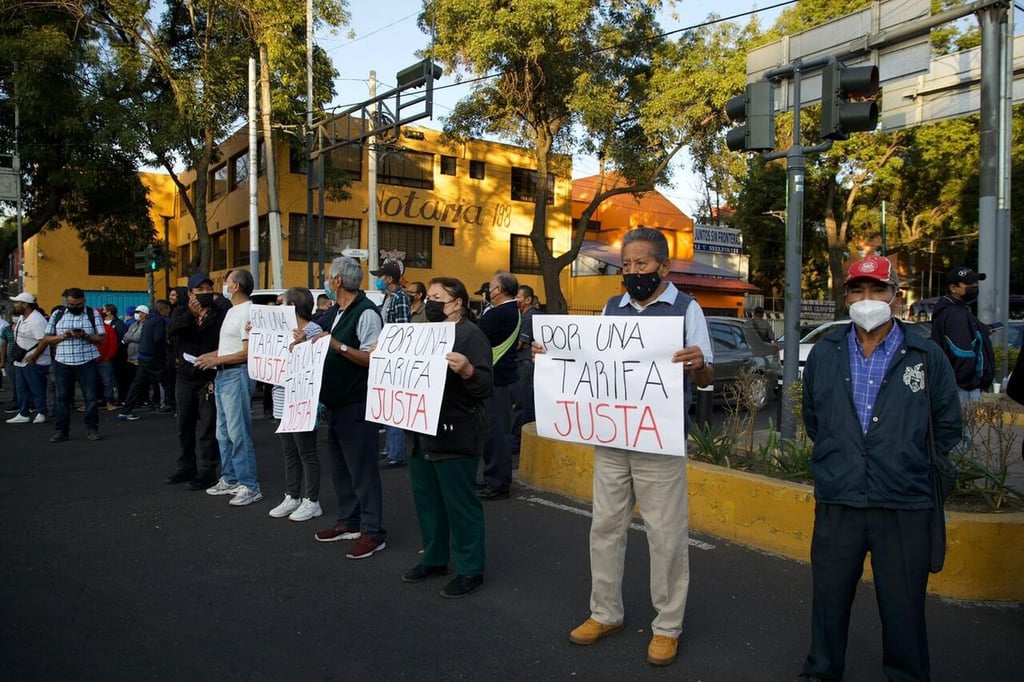 Transportistas arriban al Zócalo tras bloqueo en la CDMX