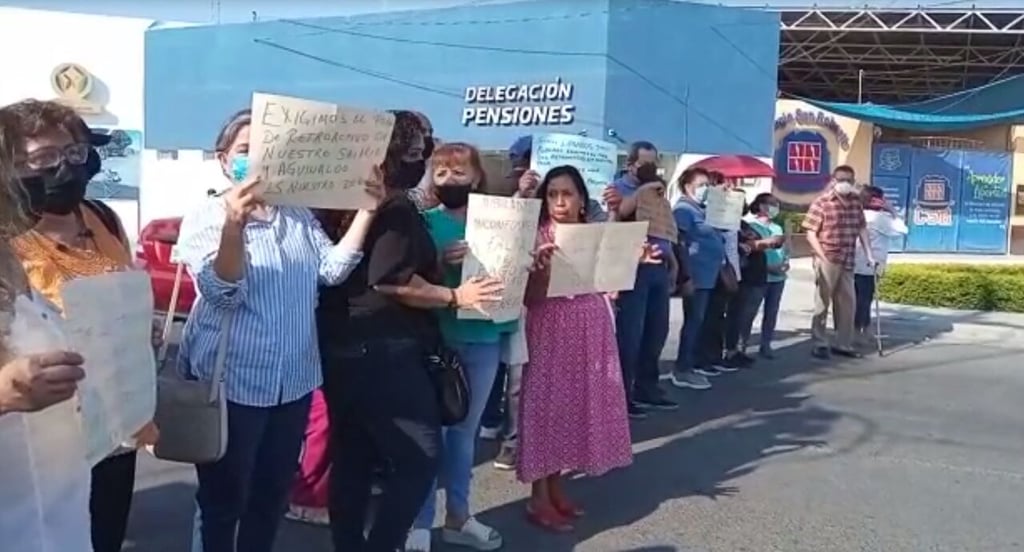 Pensionados que se manifestaron resolvieron retraso de pago en Gómez Palacio
