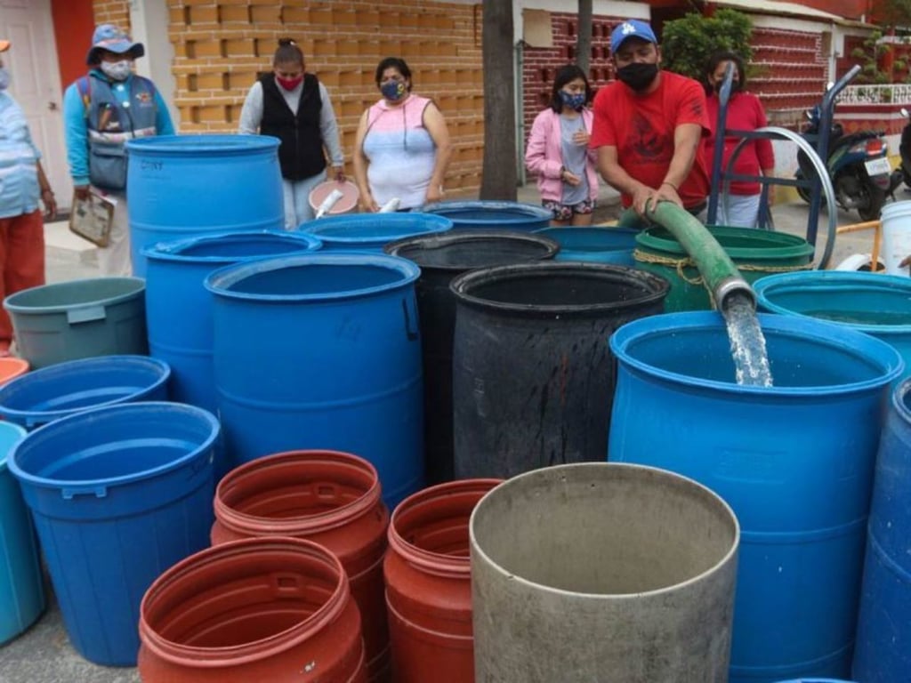 Con bloqueo, exigen abasto de agua en Nuevo León