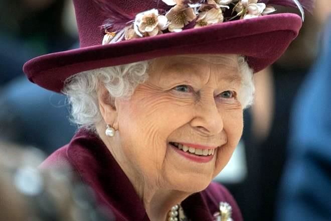 Reina Isabel II dice sentirse agradecida y conmovida por las celebraciones