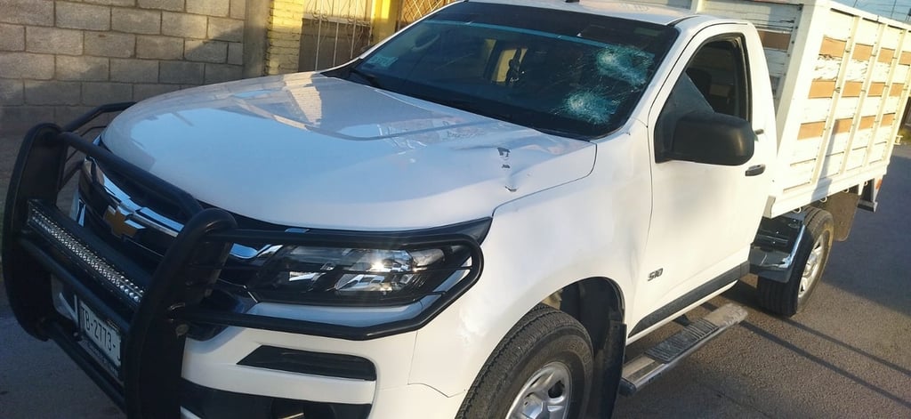 Presuntos morenistas atacan vehículo de varón en Tlahualilo
