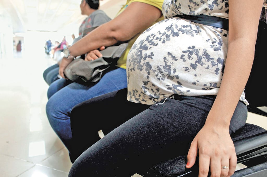 Descubren cómo las embarazadas crean 'superanticuerpos' para proteger al bebé