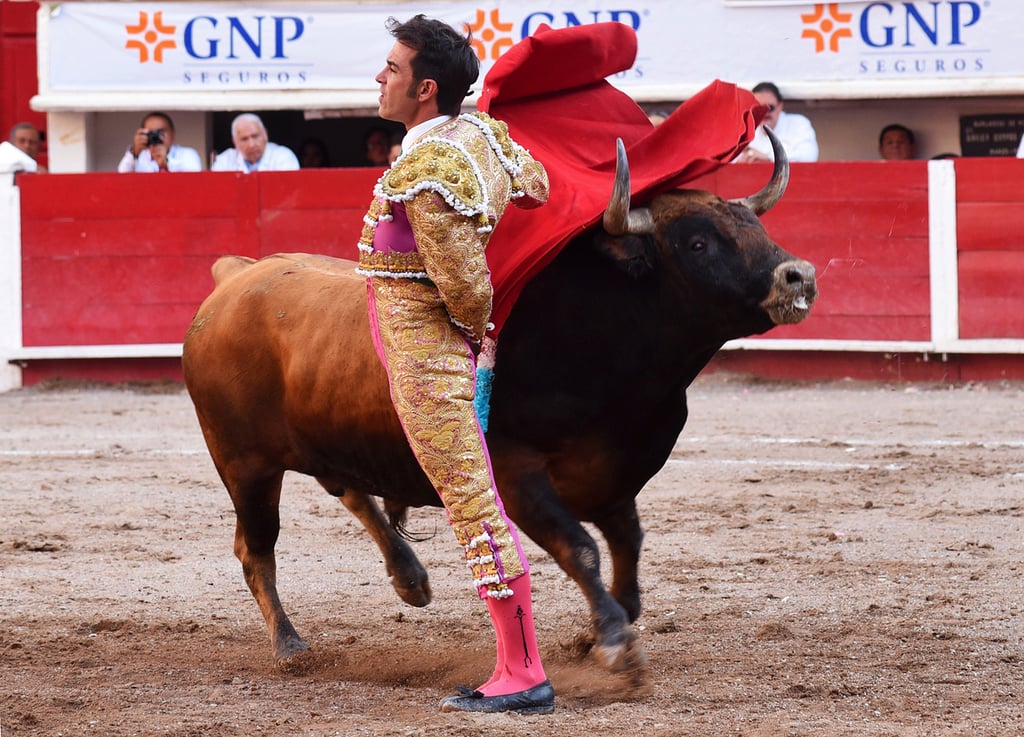 Prohíben corridas de toros en la México