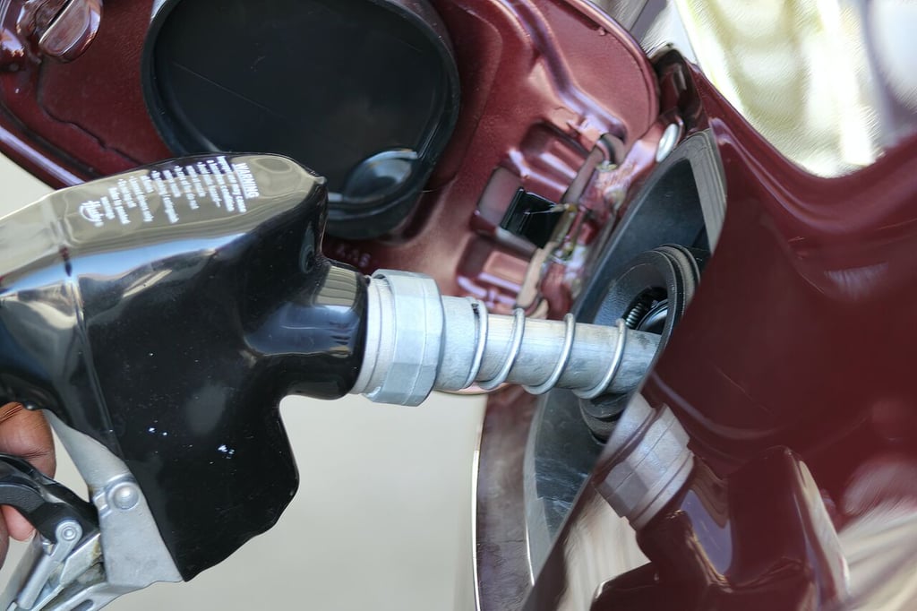 Precio promedio de gasolina rompe récord en EUA