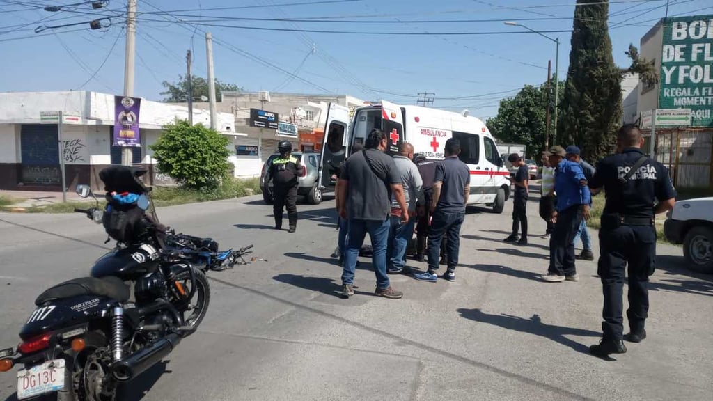 Camioneta arrolla a motociclista en Gómez Palacio
