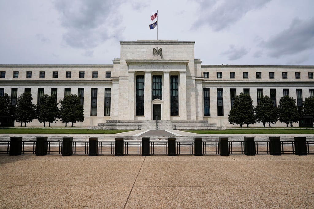 Fed pone 'dique' a inflación y sube tasas de interés