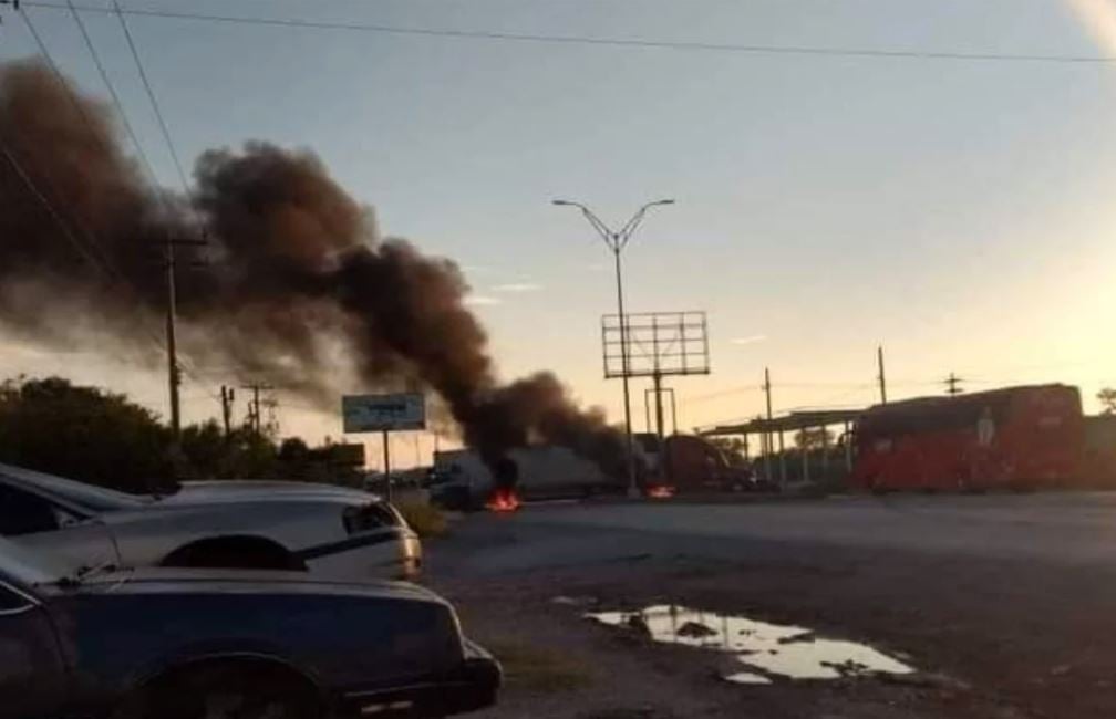 Reportan balaceras, bloqueos y quema de vehículos en Matamoros