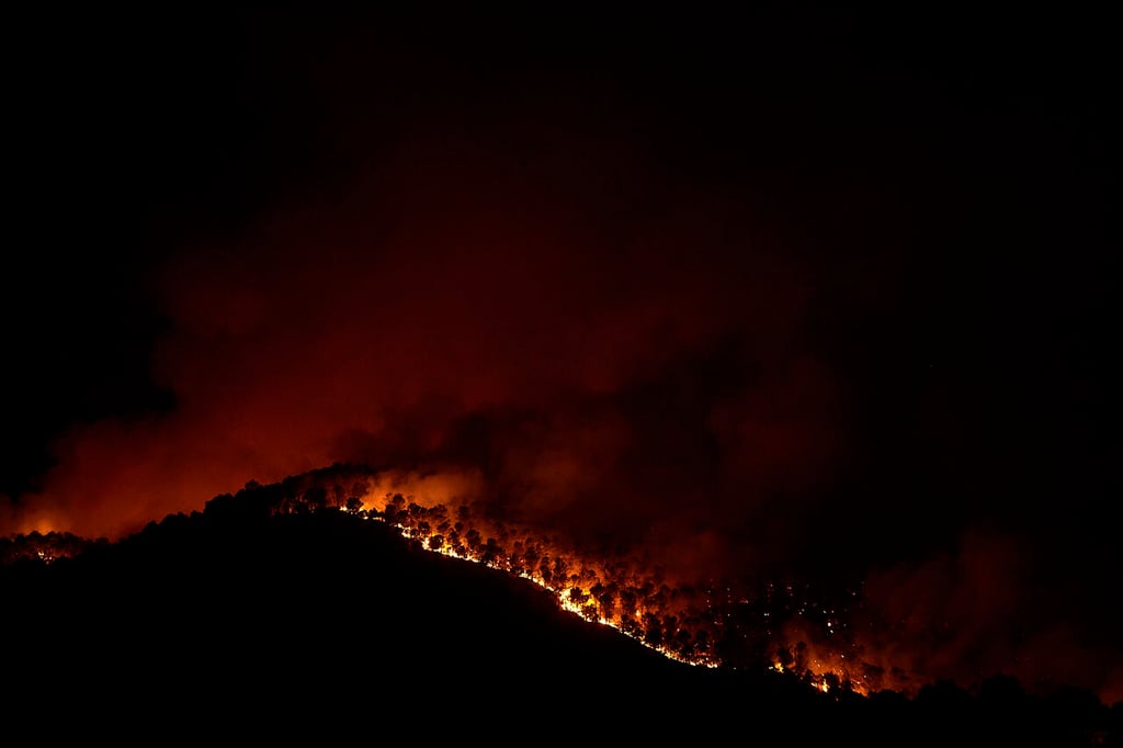 Bajas temperaturas ayudan a controlar incendios forestales en España