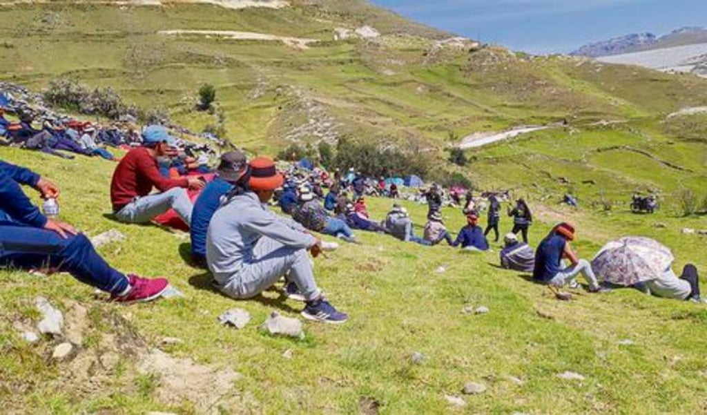 China pide a Perú resolver conflicto en mina de cobre