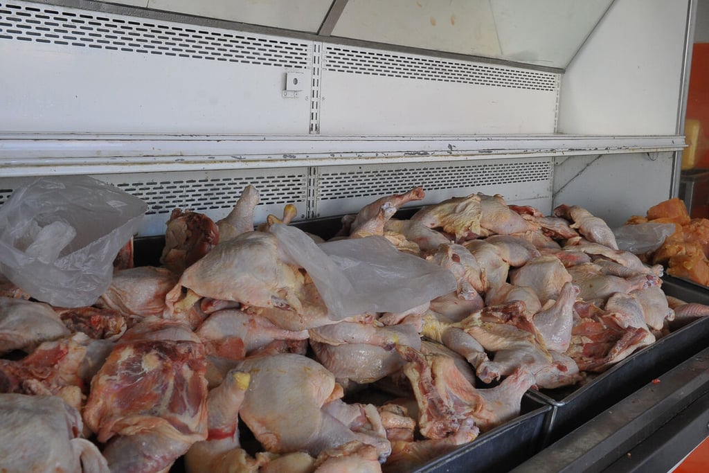 Reportan más de 116 mil toneladas de pollo en primeros cinco meses