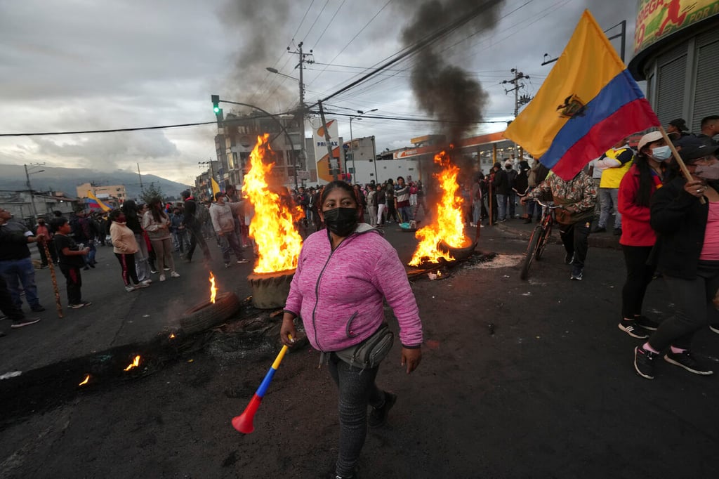Protestas se tornan cada vez más agresivas en Ecuador