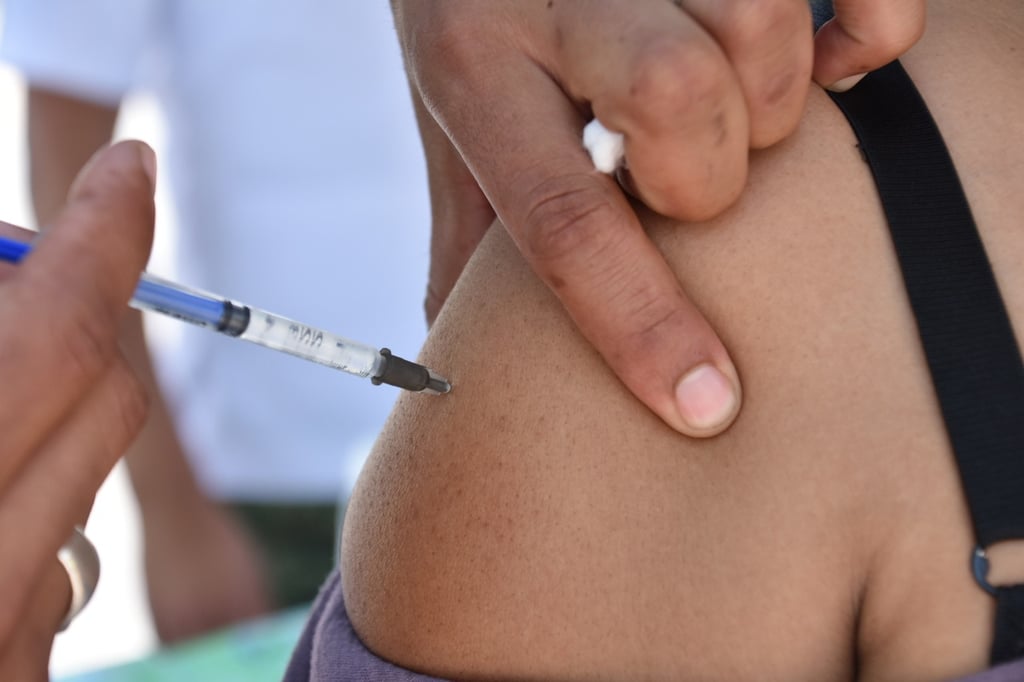 'Ya hay vacunas para niños en Durango; falta diluyente'