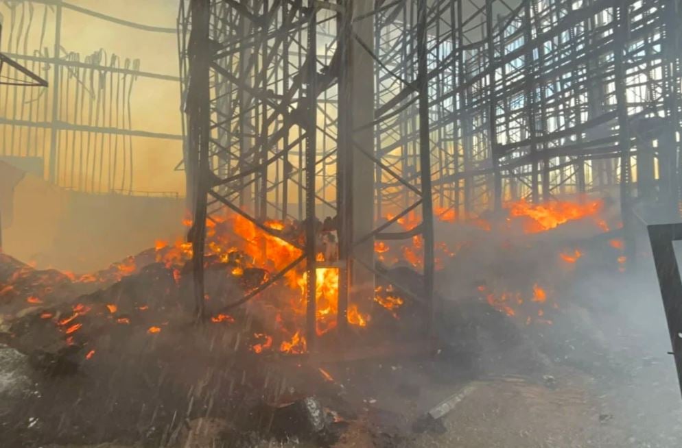 Evacúan a unas 200 personas por incendio en Tlaquepaque, Jalisco