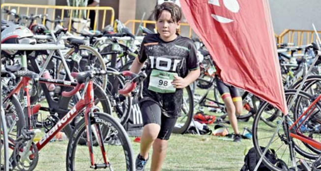 Celebra su triatlón el Club Campestre de Torreón