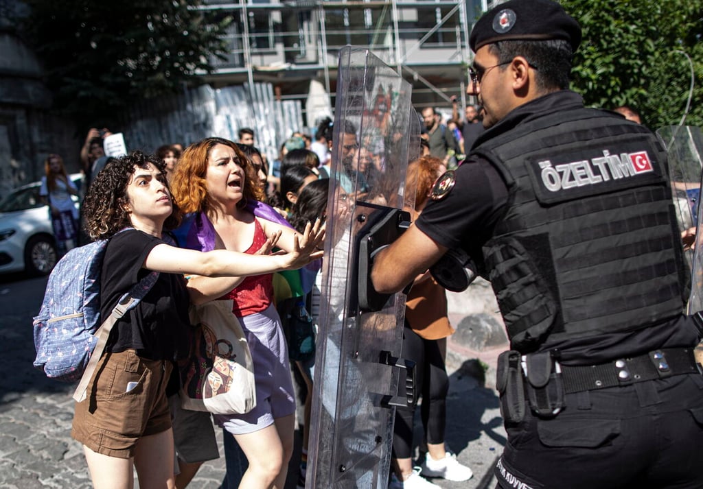 Varias personas son detenidas por realizar marchas de orgullo LGBT en Turquía