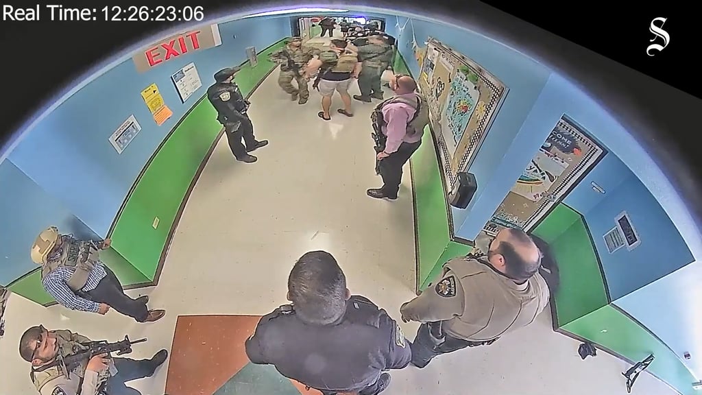 VIDEO: Revelan actuación policial durante tiroteo en Uvalde, Texas