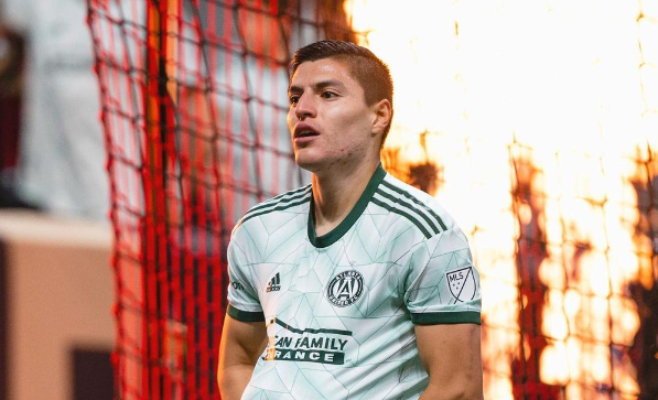 Mientras en Chivas nadie mete gol, Rodolfo Cisneros 'la rompe' en la MLS