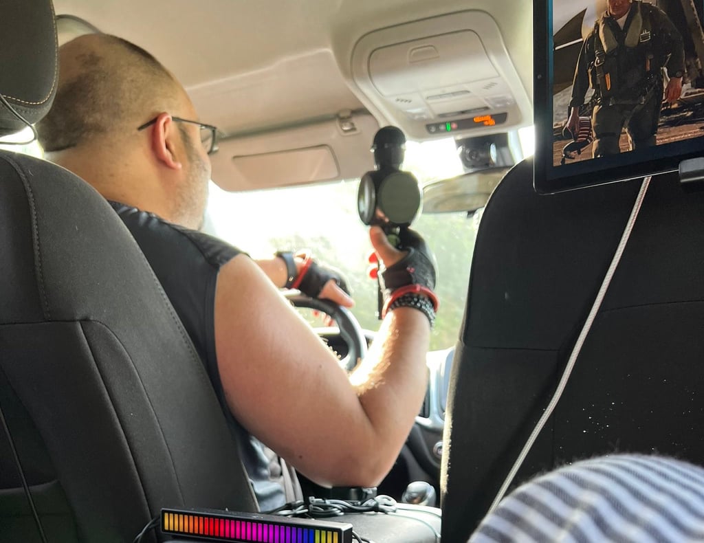 VIDEO: Conductor de Uber da servicio ‘de 5 estrellas’ al agregar karaoke a su vehículo