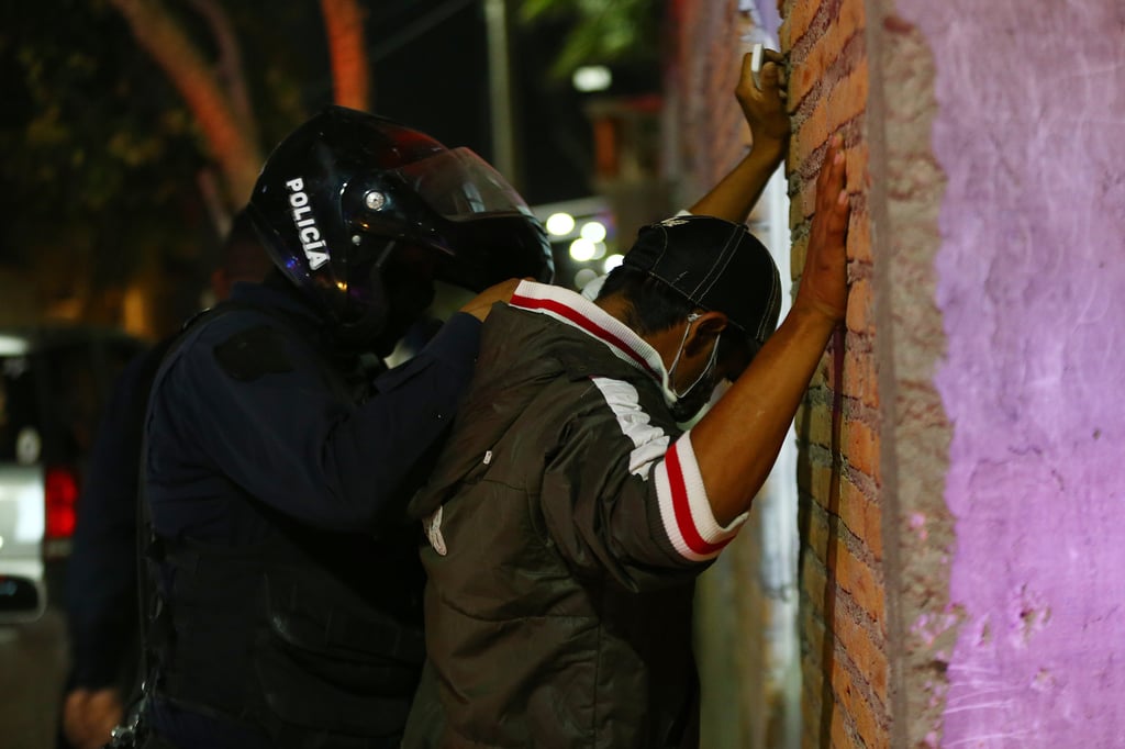 Lo agarran 'bien loco' en pleno Centro de Durango