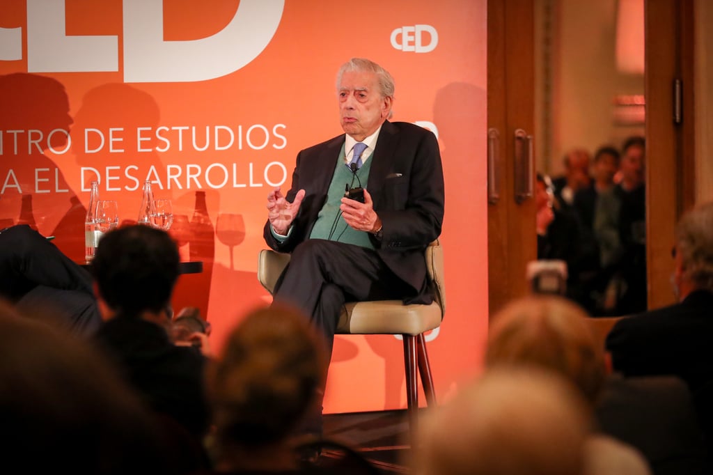 Vargas Llosa hablará de política en CNN
