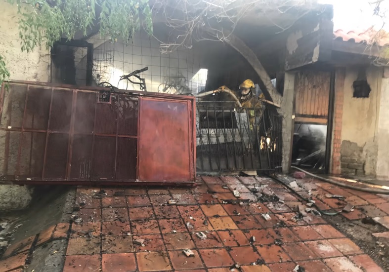 Se incendia domicilio en Lerdo; había dos adultos mayores en su interior