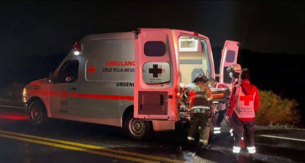 Accidente. Un adolescente de 13 años de edad resultó lesionado después de volcar la camioneta en la que viajaba como acompañante.