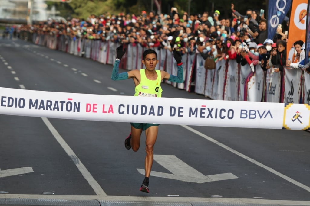 Ganador. José Luis Santana conquistó el Medio Maratón de la CDMX.