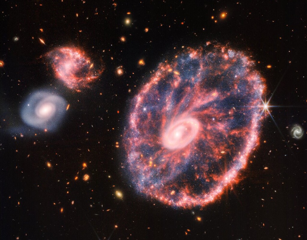 La  imagen del James Webb muestra cuando colisionan dos galaxias.