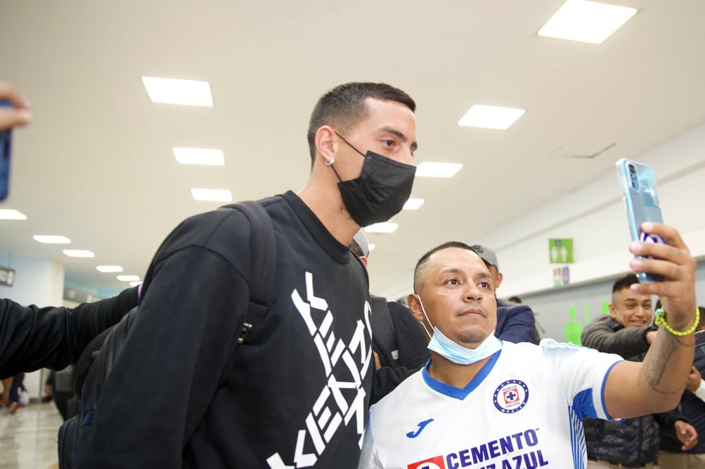 Ramiro Funes Mori llega a México para reforzar al Cruz Azul