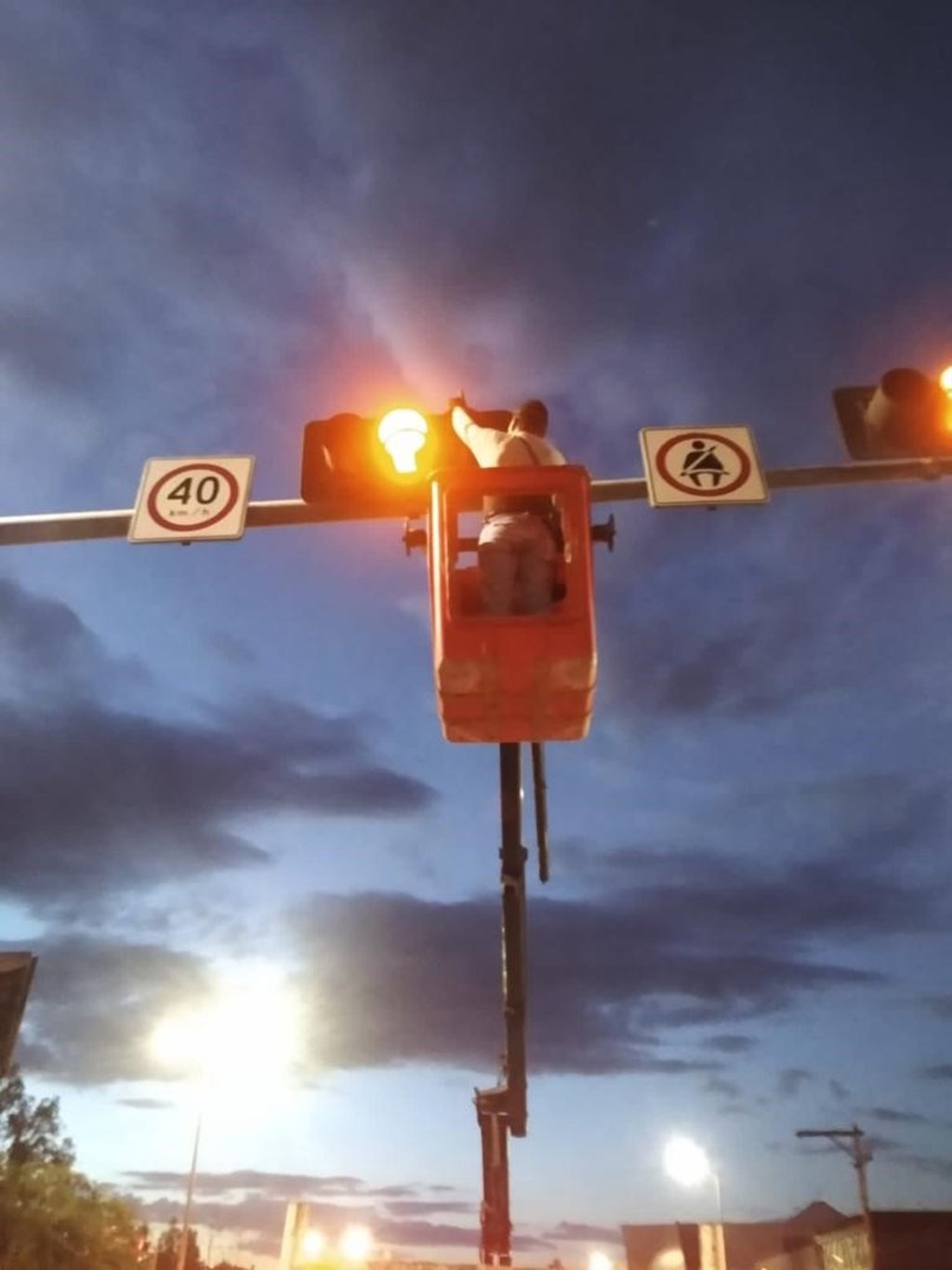 Sustituidos, 110 focos de semáforos