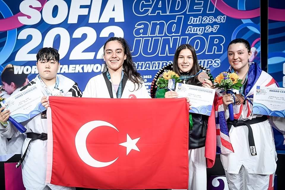 Rescatan medalla en el Mundial Juvenil de TKD