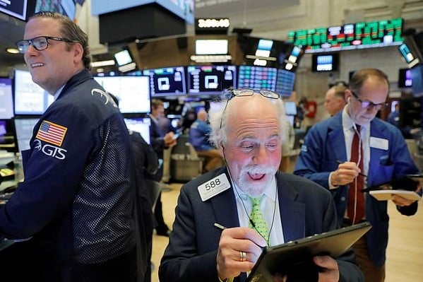 Wall Street abre en terreno positivo tras desaceleración de la inflación en EUA