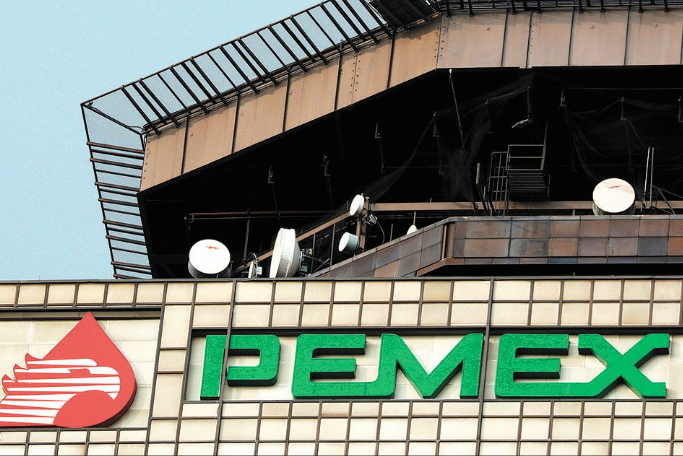Pemex invertirá dos mil millones de dólares en infraestructura para reducir quema de gas