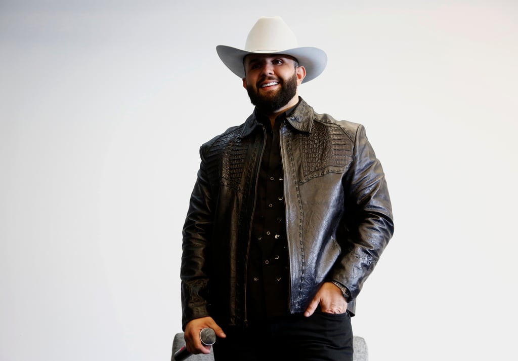 Carín León rinde tributo a Colombia