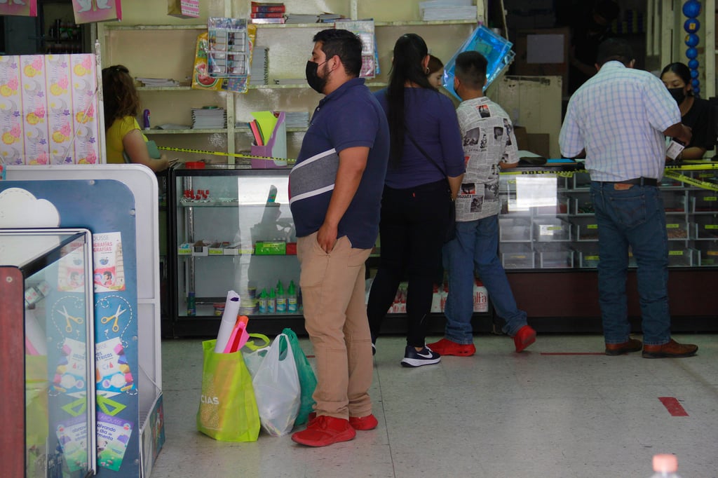 No se puede obligar a comprar uniformes o útiles nuevos: Profeco