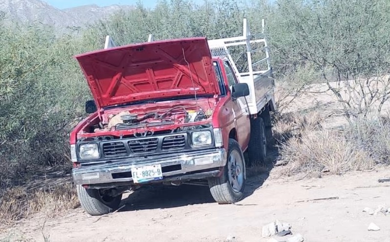 Aseguran dos vehículos con reporte de robo desmantelados en Lerdo