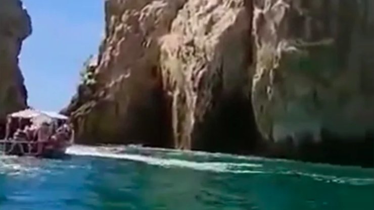 Video: Turistas caen al mar durante paseo en lancha en Los Cabos