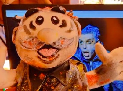 VIDEO: TikToker tuneo su Dr Simi para arrojarlo en el concierto de Rammstein