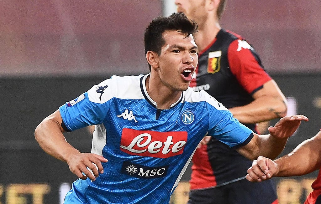 Manchester United lanza feroz ataque al Napoli por fichar a 'Chucky' Lozano