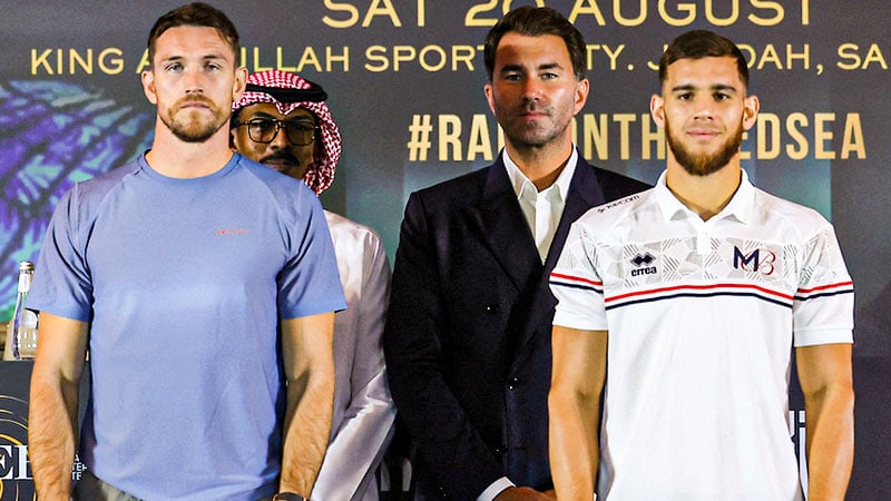 Callum Smith y Mathieu Bauderlique frente a frente en la Jeddah Super Dome