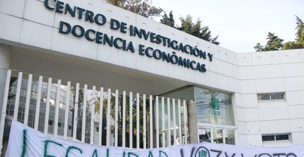 Cancelan maestría en periodismo del CIDE por un año