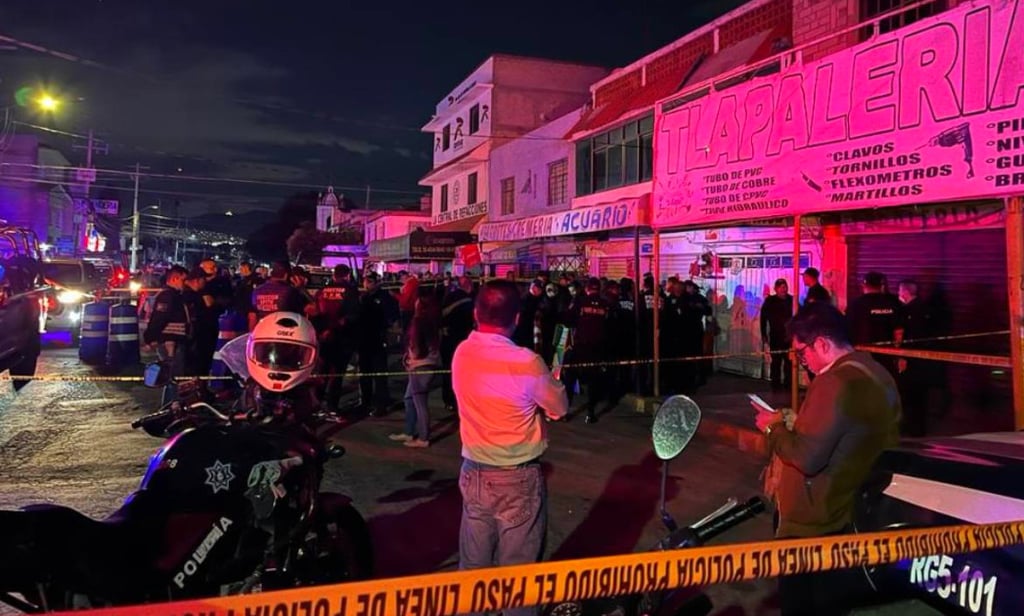 A balazos, hombre mata a su exesposa en tienda de Ecatepec
