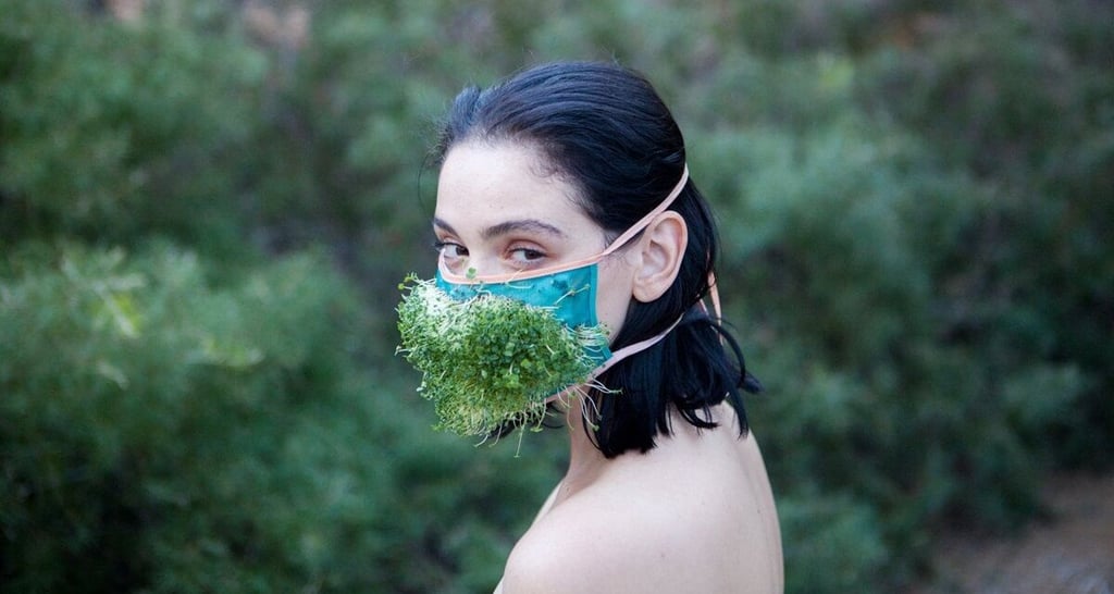 Conoce a los 'Eco-sexuales', personas que se casan con la naturaleza