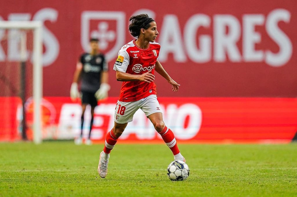 Diego Lainez convierte su primer gol con el Braga en Portugal
