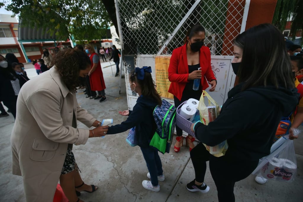 Cerca de medio millón de alumnos regresaron a clases este lunes en Durango