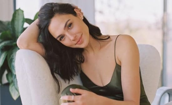 Gal Gadot 'presume' su figura en bikini