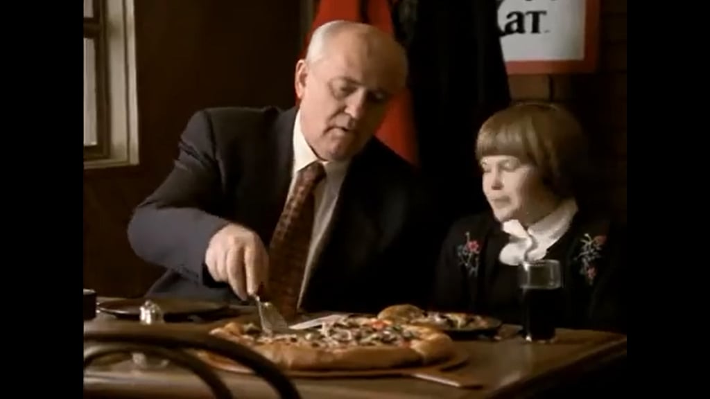 Mijaíl Gorbachov figuró en comerciales de Pizza Hut y Louis Vuitton