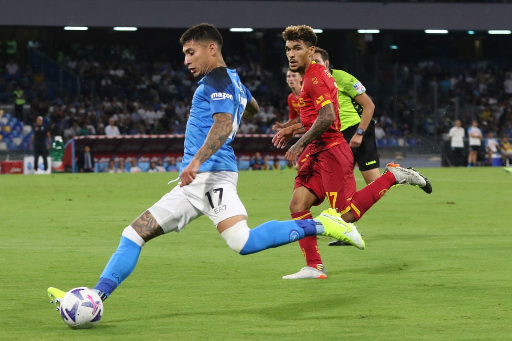 'Chucky' Lozano tiene opaca actuación e inicia en la banca en el Napoli Vs. Lecce